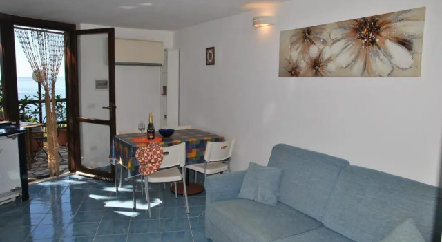 Semidetached House With Terrace Overlooking the sea, Boek Hotel Hotels in Lazio met parkeren, Parkeren