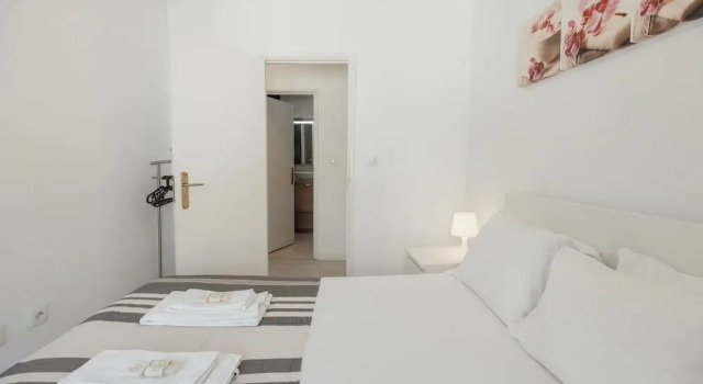 Pateo IN Lapa City Center by Vacationy, Забронировать Отель Порту Регион Порту, рядом с Lapa Metro Station