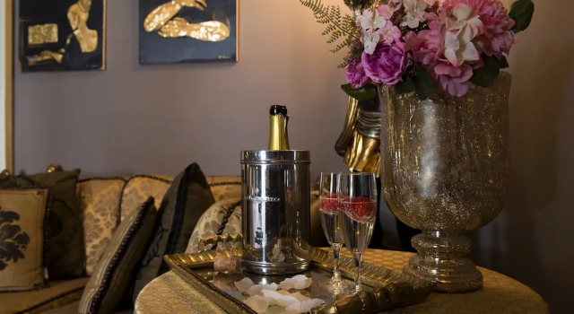 Четырёхместный номер Standard с балконом Home De Curtis