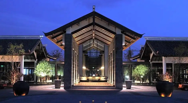 Двухместный номер Standard с видом на горы Pullman Lijiang Resort & Spa