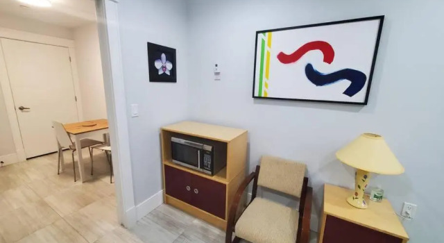 Cozy Guest Suite in Quiet Home with Private Entry, Buchen Sie Pension Vancouver 