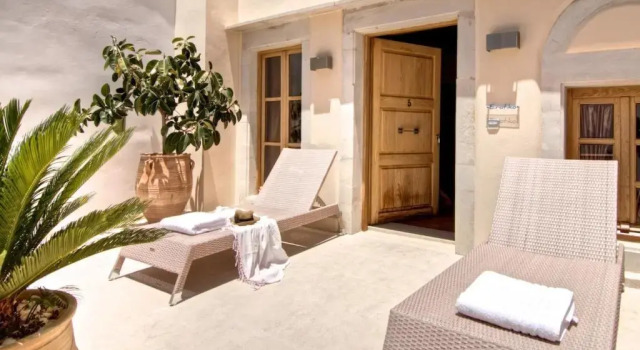 Полулюкс Bellagio Luxury Boutique Hotel