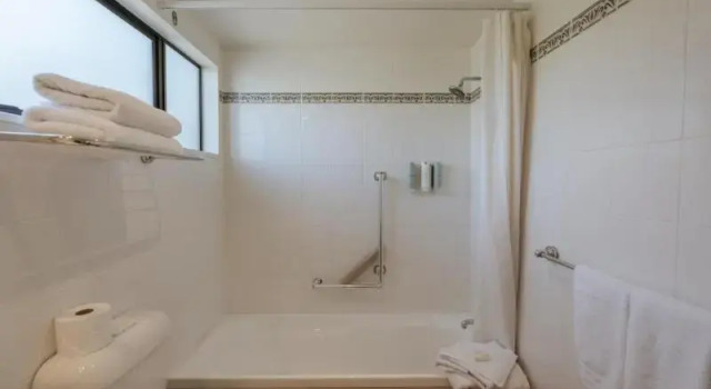 Двухместный номер Standard с балконом и с видом на озеро Edgewater Hotel