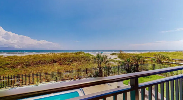Oceanview Condo With Pool, Beach Access, Jetted Tub, W/d, & AC