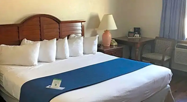 Люкс c 1 комнатой Baymont by Wyndham Sault Ste Marie MI