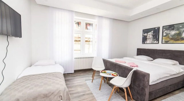 Modern and Bright Studio Heart of the City Center