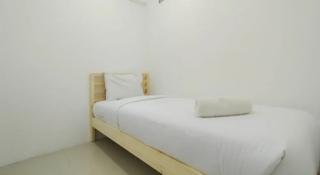 Cozy Living And Simply 2Br At Bassura City Apartment