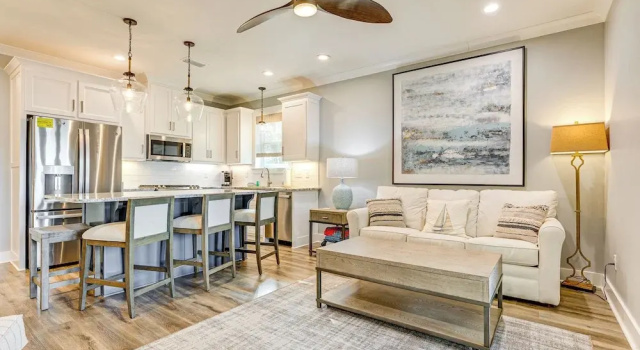 Waterfront Oasis in Dauphin Island - Shared Perks!, Prenota Appartamento Hotel a Alabama con parcheggio, Parcheggio