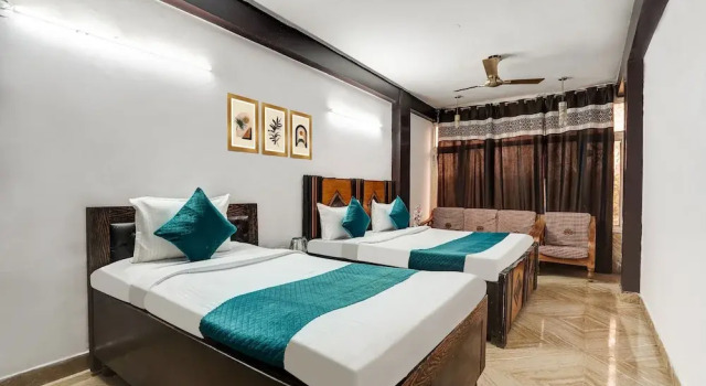 SKY Inn by Twamev, Забронировать Отель Отели Нью-Дели с парковкой, Парковка