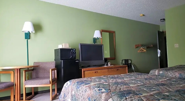 Четырёхместный номер Standard с видом на город Harbor Lights Lodge
