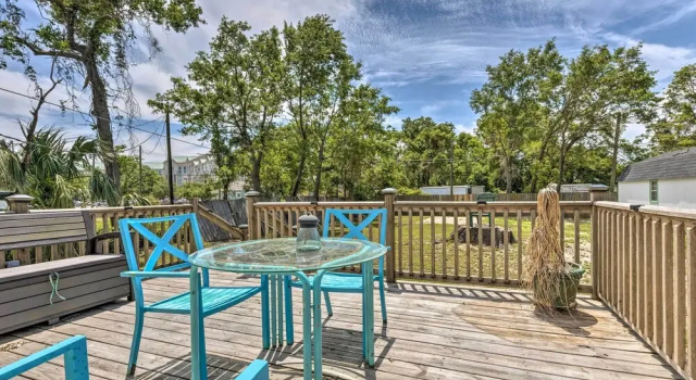 Коттедж Cozy Gulfport Home: Walk to Beach, Marina & Casino