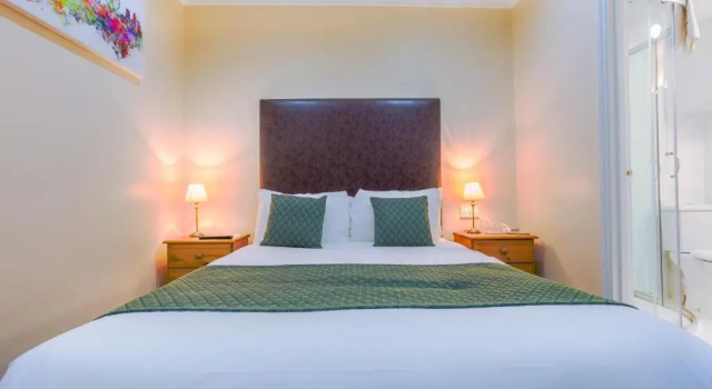 Трёхместный номер Standard Цокольный этаж London Town Hotel