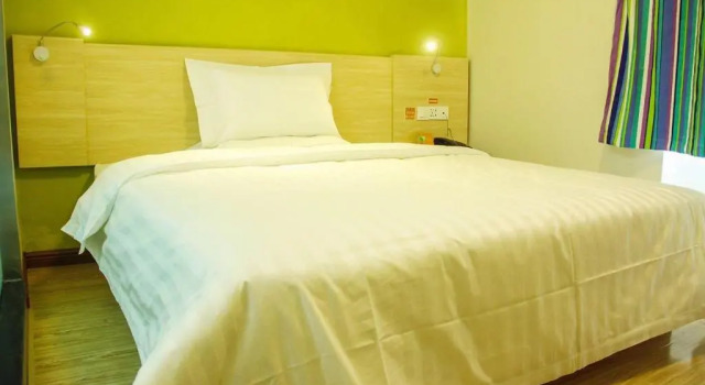 Двухместный номер Standard 7Days Inn Shijiazhuang Jinzhou reputation building