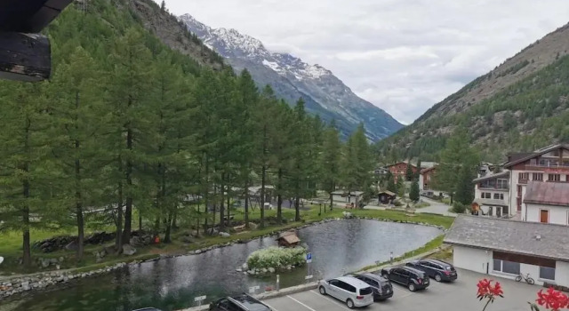 Одноместный номер Standard с балконом и с видом на горы Hotel Restaurant Mattmarkblick