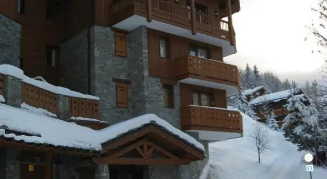 Les Granges 22, Prenota Appartamento Hotel a Rodano-Alpi con parcheggio, Parcheggio