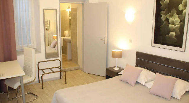 Hôtel Rivière, Book Hotel Hotels in Central Castres, hotels in Central Castres