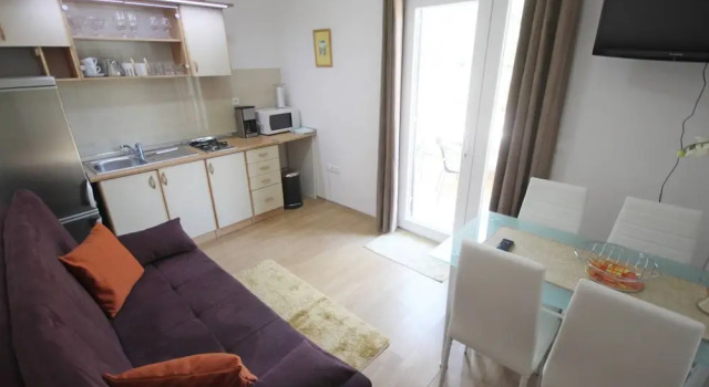 Апартаменты c 1 комнатой с видом на сад Small Apartment For A Great Holiday