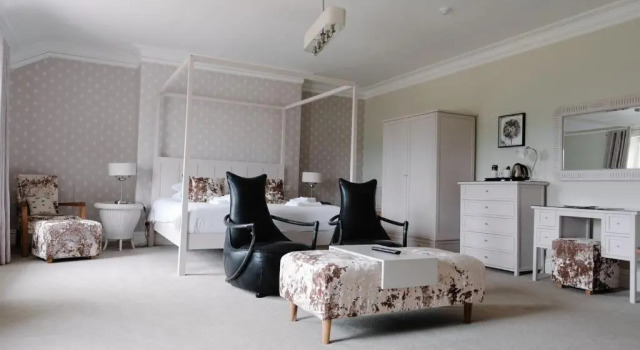 Люкс Deluxe Court Colman Manor