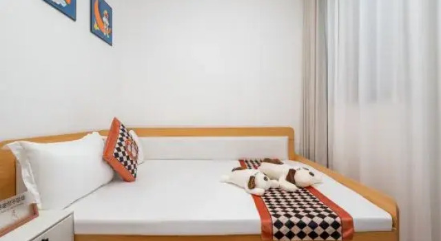 Люкс с 2 комнатами с балконом Yezisu Xia · Tinglan · LOFT Design City Art Inn (Sanya Bay Sanya Phoenix Airport)