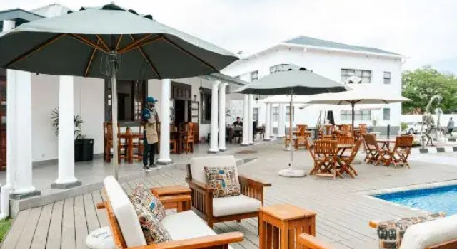 Serene Luxury Hotel, Book Hotel 4-stjernede hoteller i Bulawayo, 4*