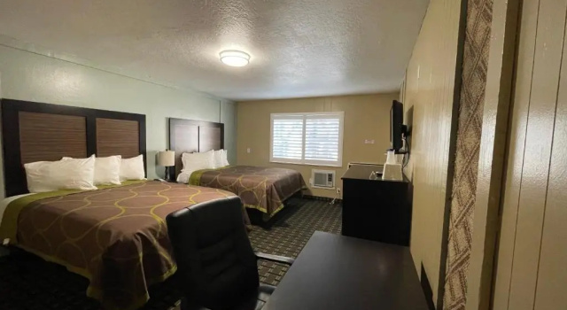 Четырёхместный номер Standard Tahoe Sands Inn