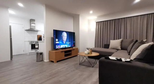 Hello Seaview! 4 BRs House in Central Location!, Забронировать Отель Отели Waitaki District с парковкой, Парковка