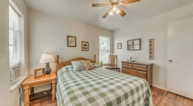 Коттедж Hillside Haven w/ Deck < 2 Miles to Dwtn Ruidoso!