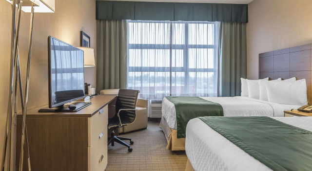 Четырёхместный номер Standard Quality Inn Sept-Îles