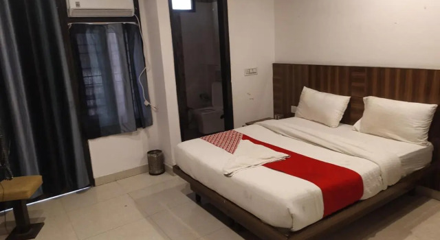 OYO 82741 Mohan Garden Stays, Забронировать Отель Отели Нью-Дели с парковкой, Парковка