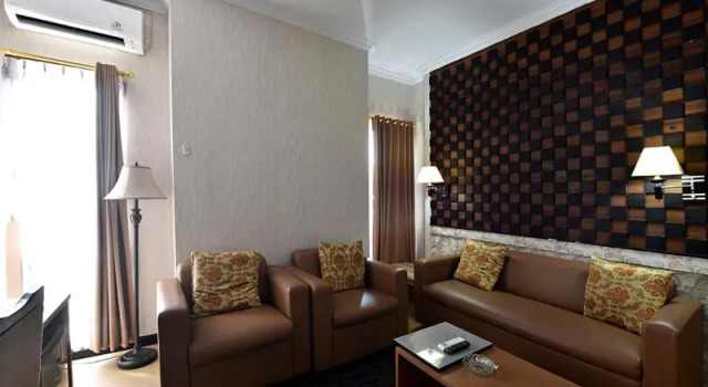 Номер Standard с балконом Puri Saron Denpasar Hotel