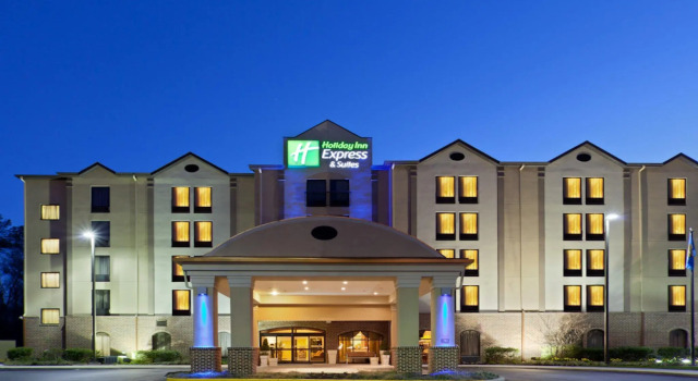 Четырёхместный номер Standard Holiday Inn Express Hotel & Suites Dover by IHG