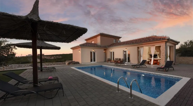 Villa Bašić ZadarVillas, Забронировать Вилла Отели Сукошан с парковкой, Парковка