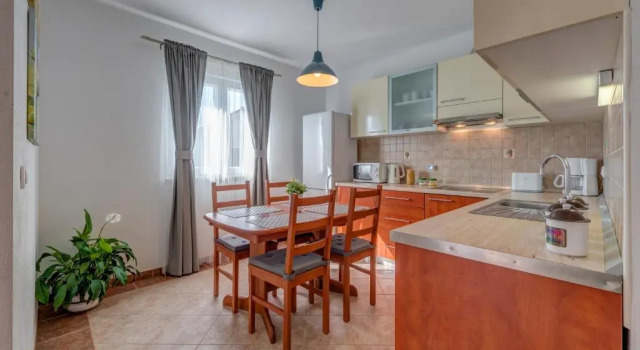 Коттедж Holiday Home Mirna Vala