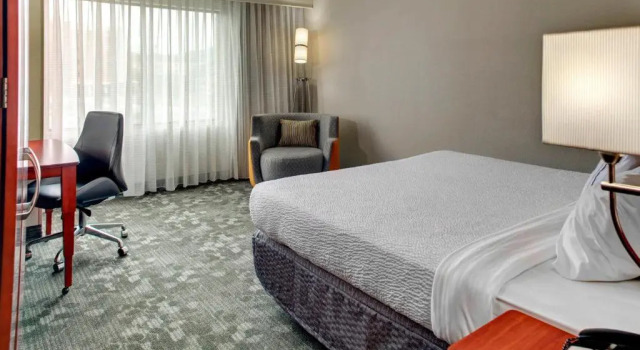 Номер Standard Courtyard by Marriott Anniston Oxford