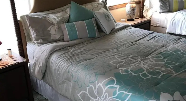 Hale Maluhia Country Inn, Забронировать Отель Отели Каилуа-Кона с завтраком, Завтраки