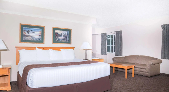 Двухместный люкс Baymont by Wyndham Baxter/Brainerd Area