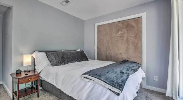 Апартаменты 1 Mi to Lake of the Ozarks: Condo w/ Pool Access