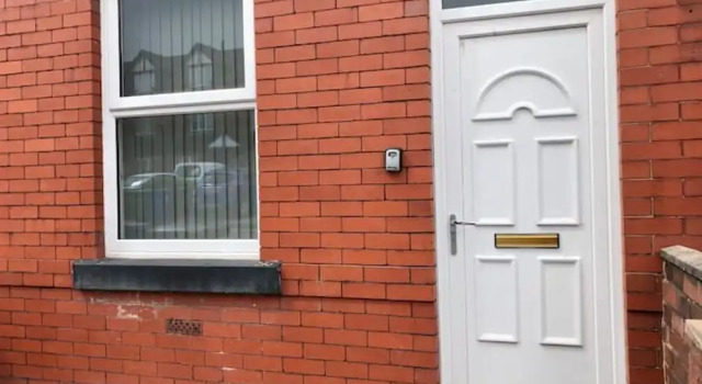 Stylish 3 Bedroom House Only 5 Mins From M6/m58, Varaa Huoneisto Asunnot kohteessa Merseyside, Huoneisto