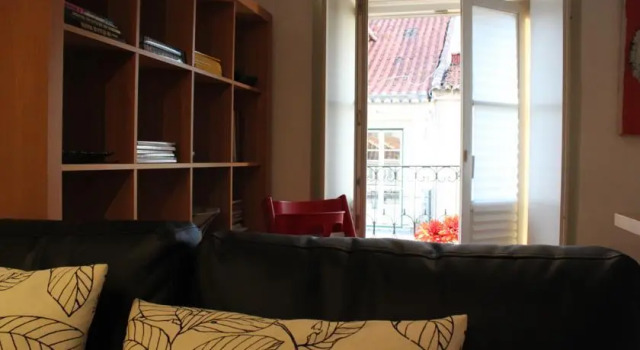 Blue House - Modern Style Triplex, Забронировать Отель Отели Лиссабона с парковкой, рядом с Рату, Парковка