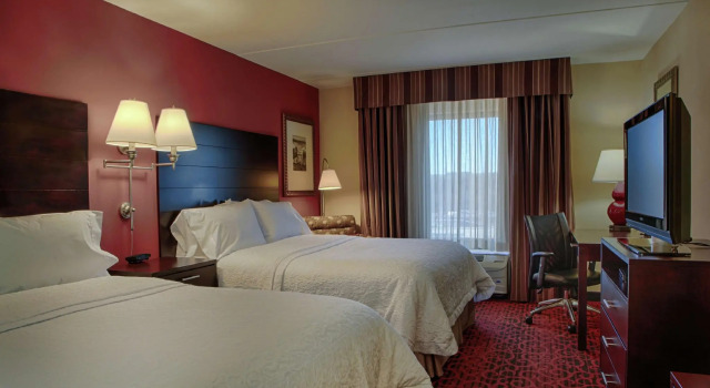 Четырёхместный номер Standard Hampton Inn Atlanta-Canton