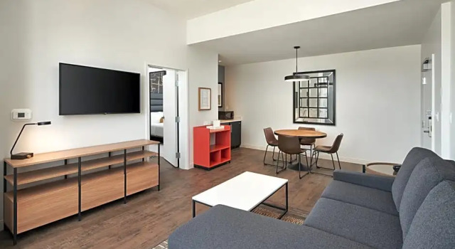 Двухместный люкс c 1 комнатой Hotel Indigo Tallahassee - Collegetown by IHG