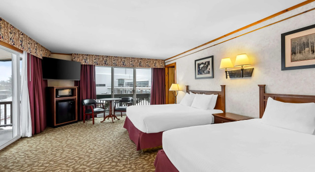 Четырёхместный люкс с балконом Best Western Adirondack Inn
