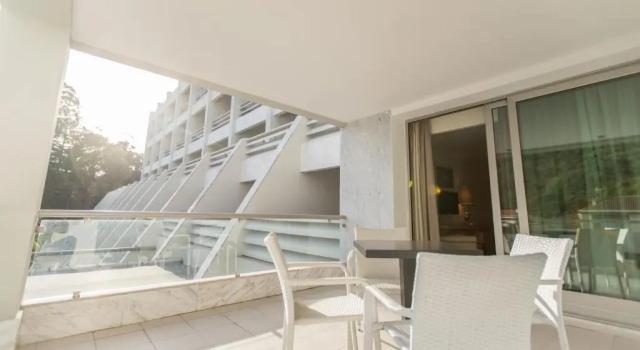 Семейный номер с балконом Hotel Porta do Sol Conference Center & Spa