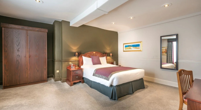 Двухместный номер Classic The Swan Hotel, Stafford, Staffordshire - The Coaching Inn Group