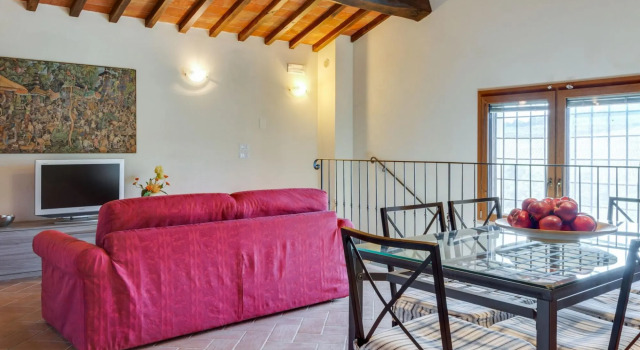 Farmhouse in Tuscany with Pool & Vineyard View, Забронировать Отель Монтеспертоли 