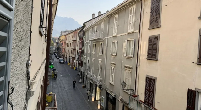 Lecco Center House