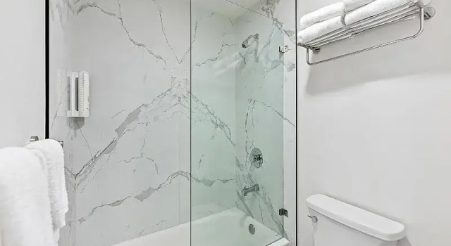 Двухместный люкс Clarion Pointe Mount Vernon - Burlington