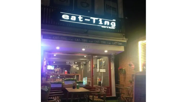 Eat - Ting Cafe and Hostel