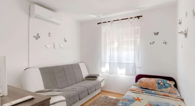 Cosy Holiday Home in Jasenice Rovanjska with Sea Nearby, Забронировать Отель Отели Ясенице 3 звезды, 3*
