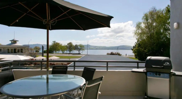 Апартаменты с 3 комнатами с видом на озеро Anchorage Resort Taupo NZ